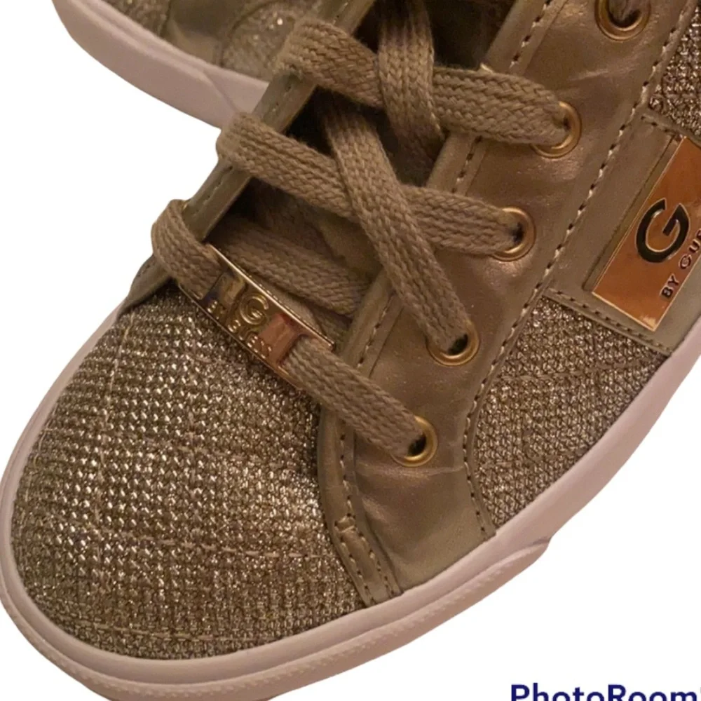 G BY GUESS LACE UP GOLD QUILTED SNEAKERS GGBACKERS3 Metallic ⭐️⭐️⭐️⭐️⭐️